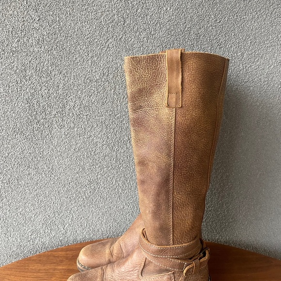 Roots Canada  Embossed Brown Leather Riding Boots, Leather Winter Boots - Picture 6 of 15